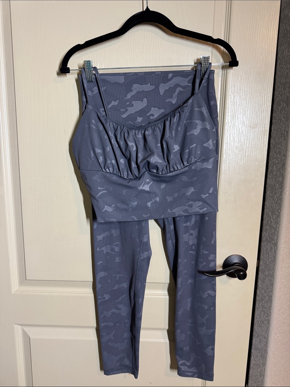 Athletic Women’s Slate Gray Leggings & Gym Top Medium
